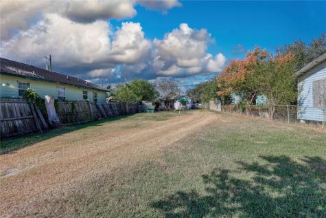 940 Dolores Street Corpus Christi TX 78405
