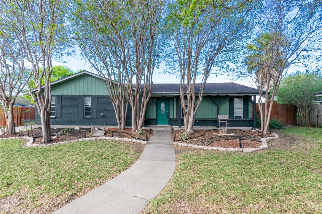 1815 Live Oak Drive Portland TX 78374