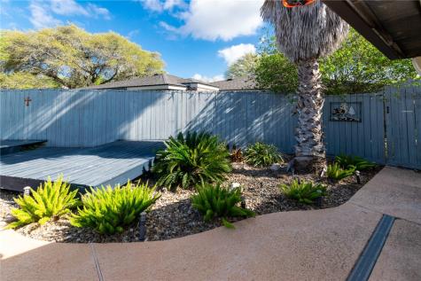 1815 Live Oak Drive Portland TX 78374
