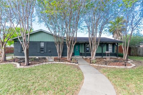 1815 Live Oak Drive Portland TX 78374