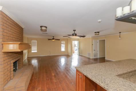 1815 Live Oak Drive Portland TX 78374