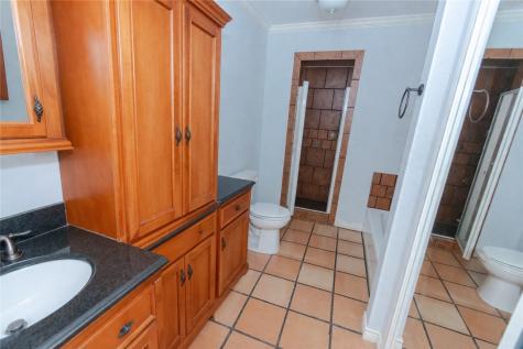 1815 Live Oak Drive Portland TX 78374