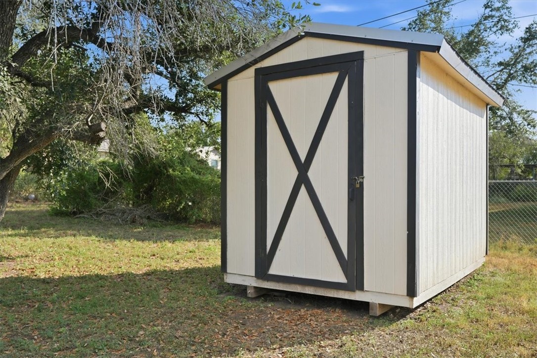 1307 William Street George West TX 78022