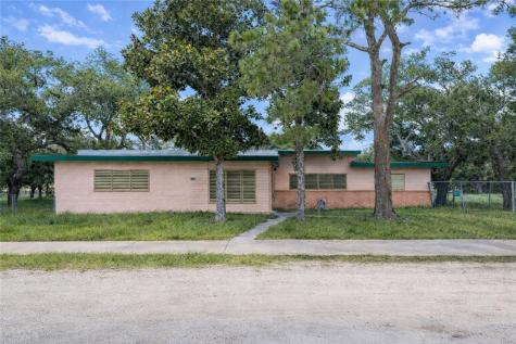 1035 W Goodnight Avenue Aransas Pass TX 78336
