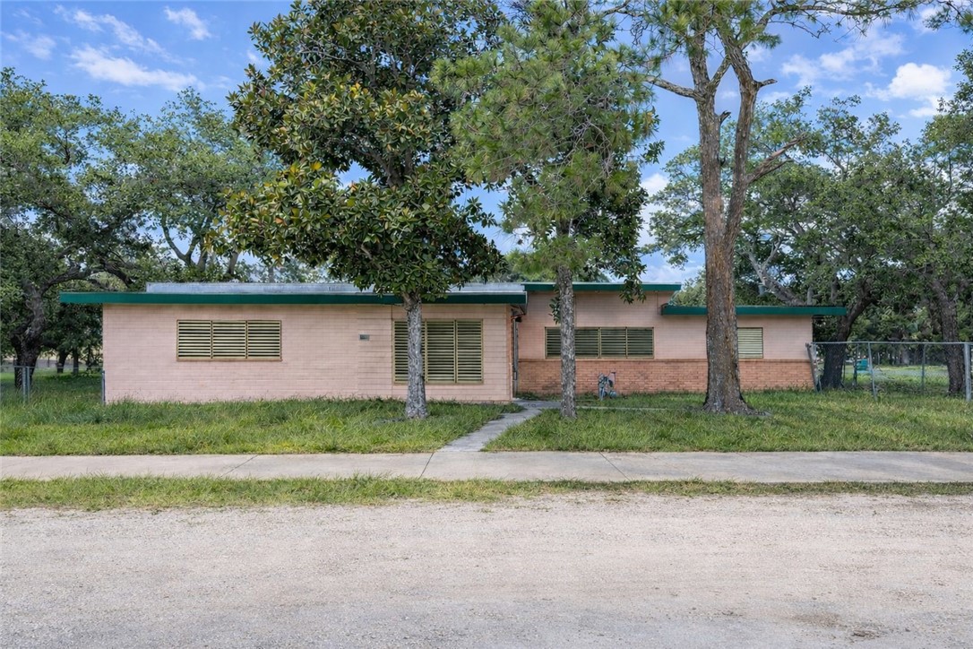 1035 W Goodnight Avenue Aransas Pass TX 78336