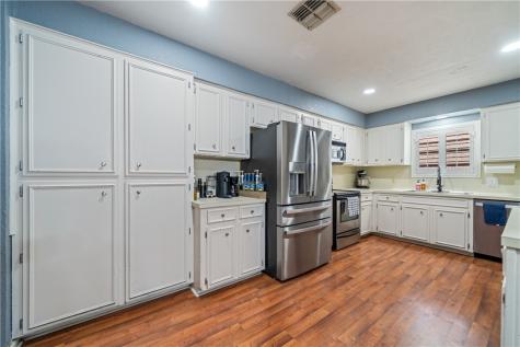 2217 Post Oak Drive Portland TX 78374