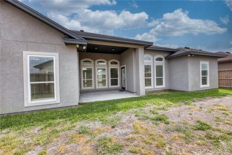 101 Sapphire Street Portland TX 78374
