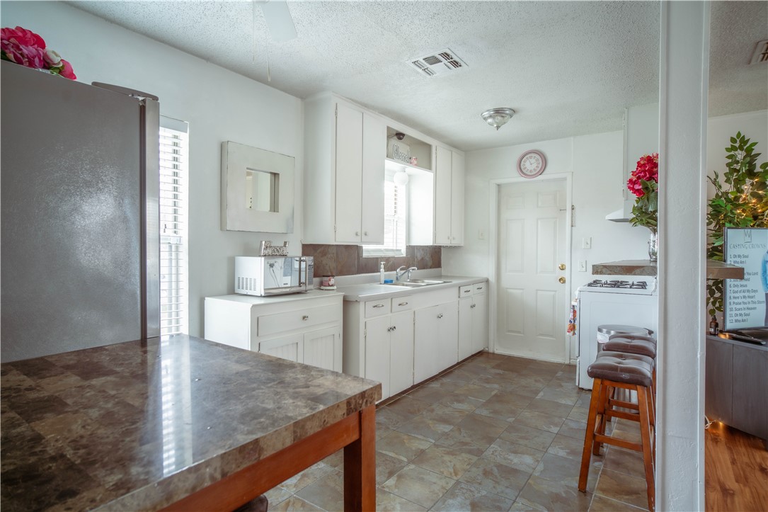 1125 Woodlawn Drive Corpus Christi TX 78412