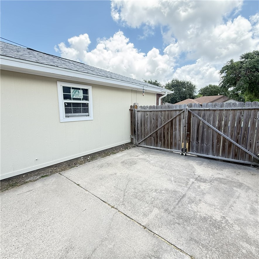 2245 Ivy Drive Corpus Christi TX 78418