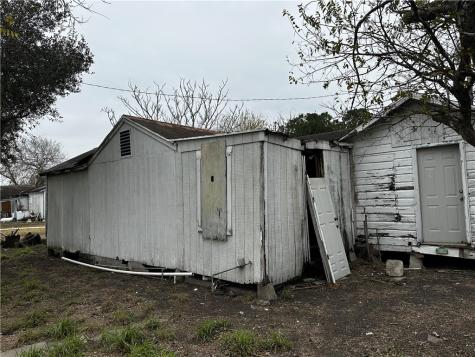 516 N Francis Street Bishop TX 78343