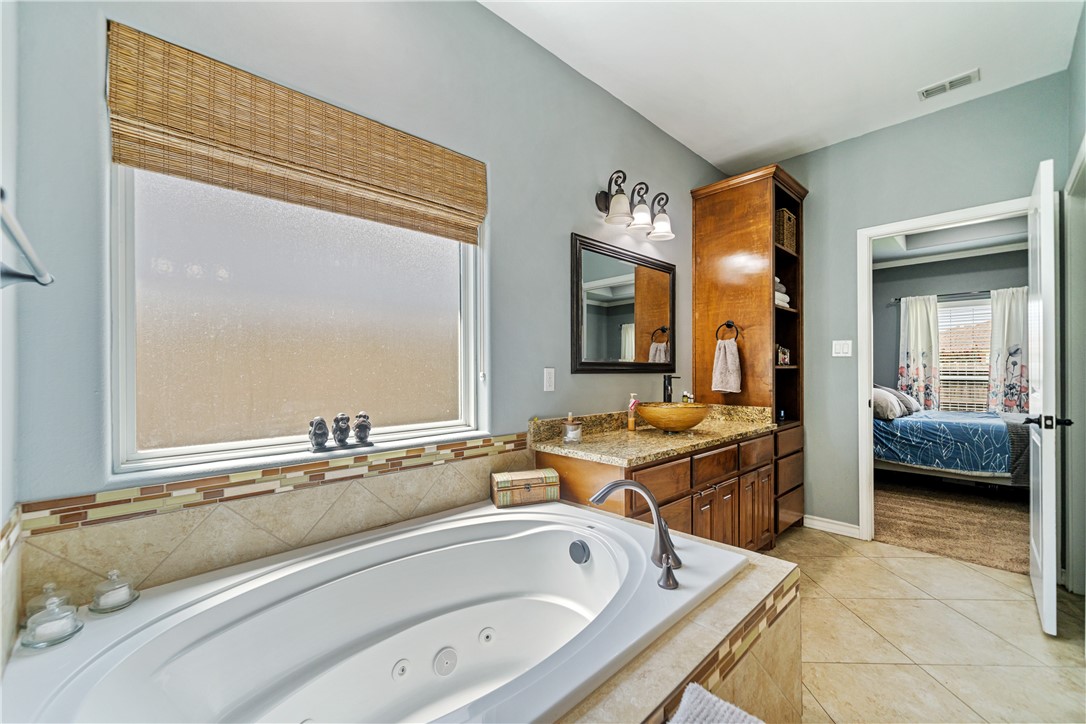 7513 E Lake Drive Corpus Christi TX 78414