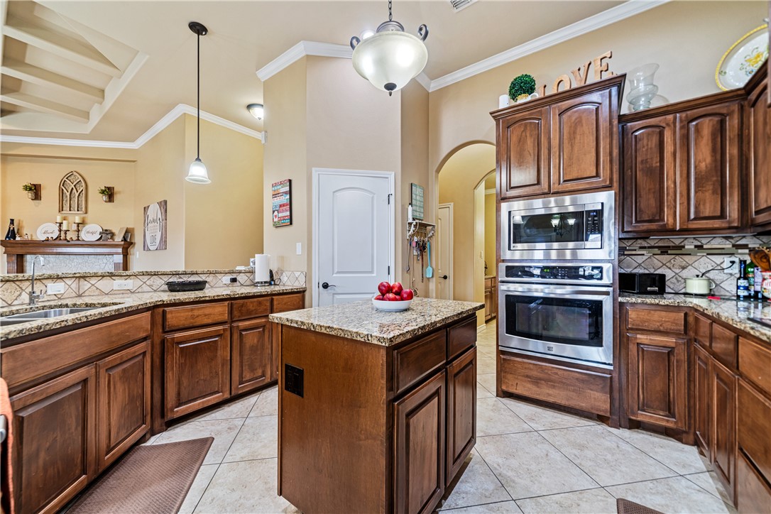 7513 E Lake Drive Corpus Christi TX 78414