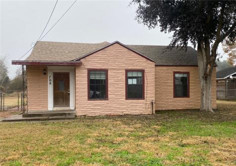 708 N Wright Street Alice TX 78332