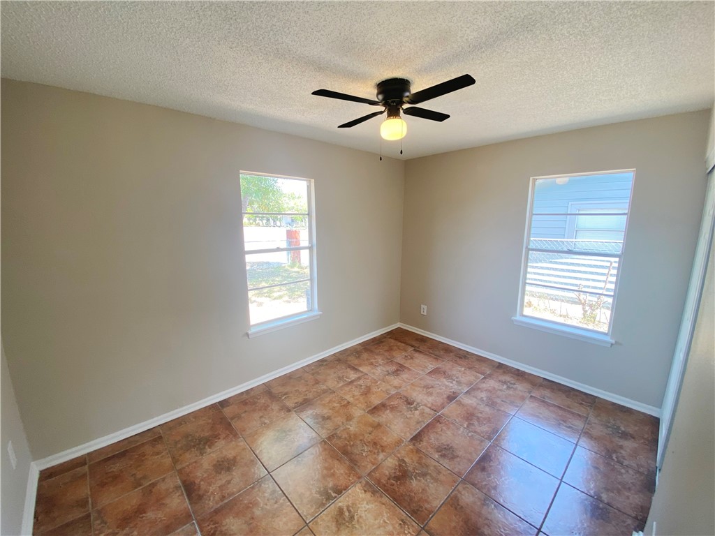 1433 Madrid Drive Corpus Christi TX 78416