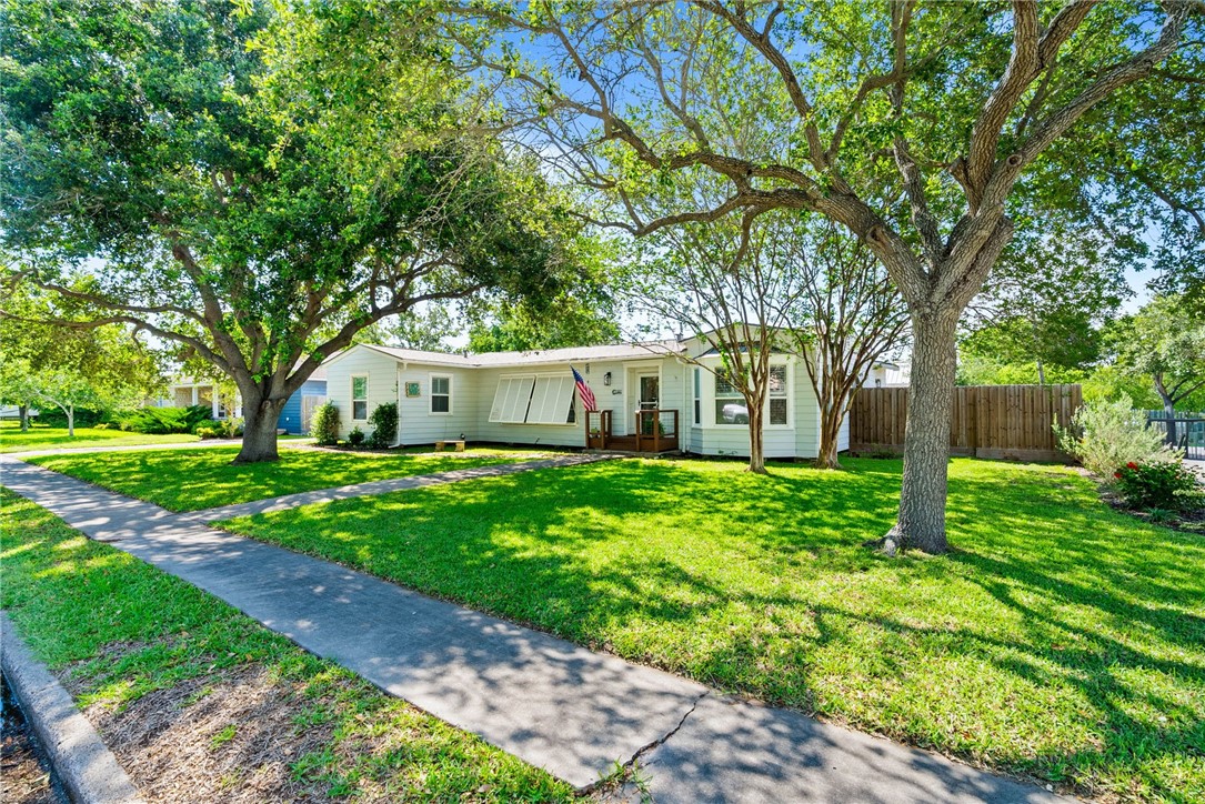 335 Laurel Drive Corpus Christi TX 78404