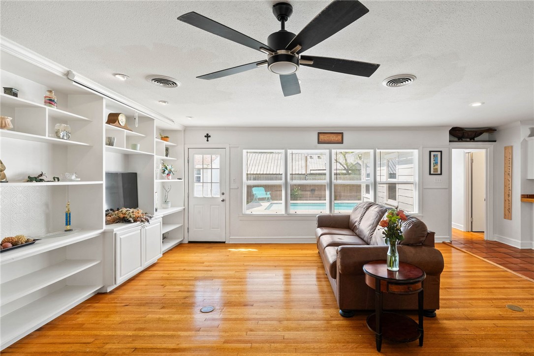 335 Laurel Drive Corpus Christi TX 78404