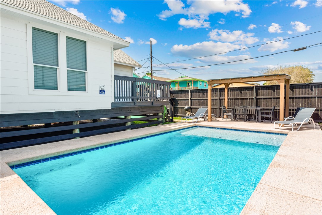 405 W Avenue C Avenue Port Aransas TX 78373