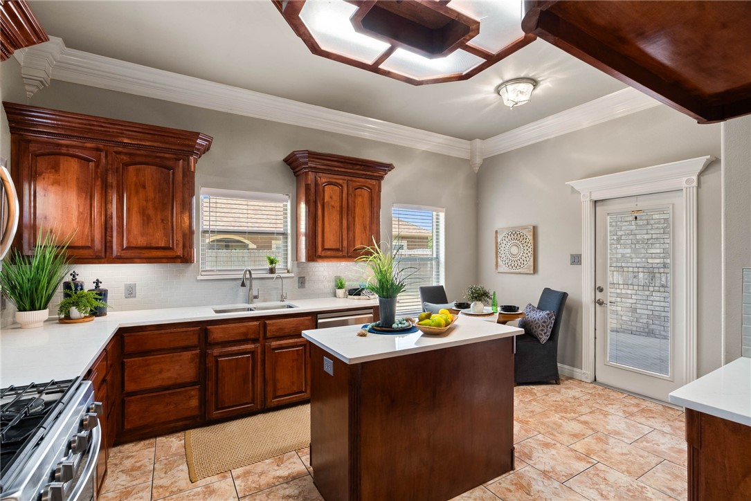 6821 Round Table Street Corpus Christi TX 78414