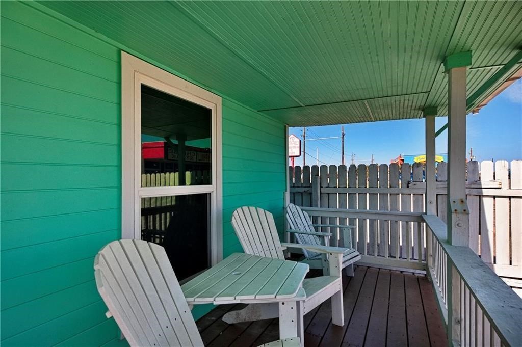 3302, 3304 Surfside Boulevard Corpus Christi TX 78402
