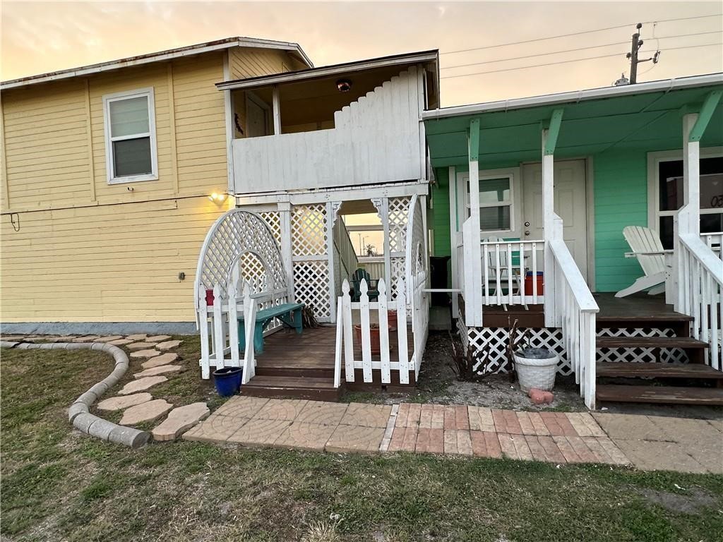 3302, 3304 Surfside Boulevard Corpus Christi TX 78402