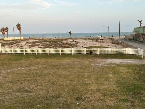 3302, 3304 Surfside Boulevard Corpus Christi TX 78402