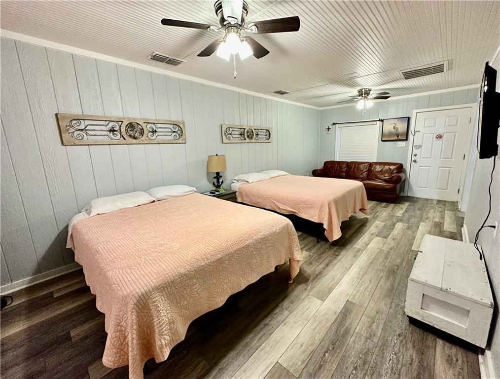 3302, 3304 Surfside Boulevard Corpus Christi TX 78402