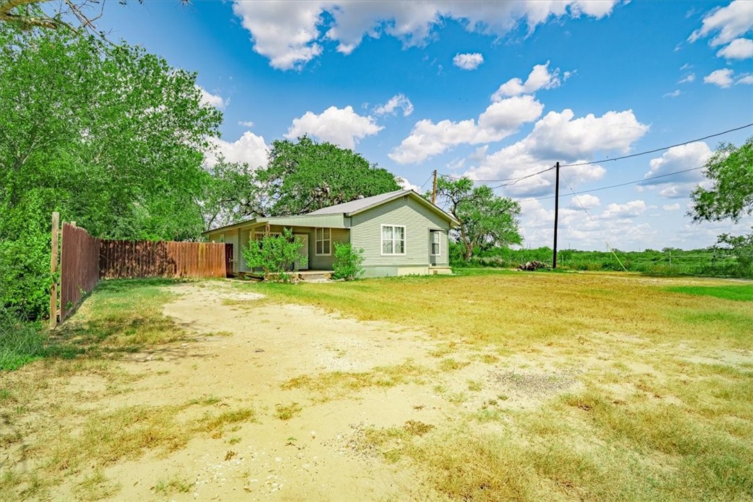 305 E Milam Street Pettus TX 78416