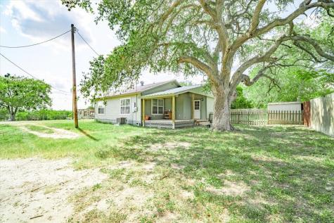 305 E Milam Street Pettus TX 78416