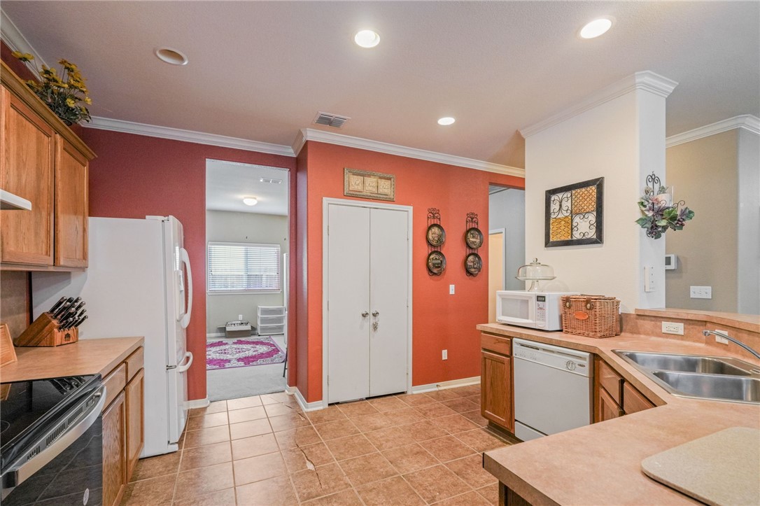 2629 Las Brisas Street Corpus Christi TX 78414