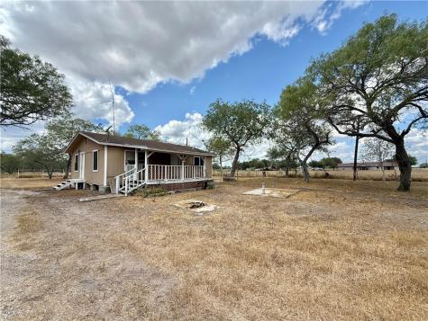 147 County Road 153 Alice TX 78332