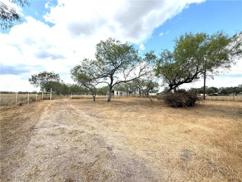 147 County Road 153 Alice TX 78332