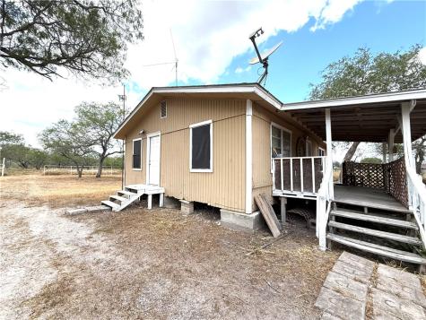 147 County Road 153 Alice TX 78332