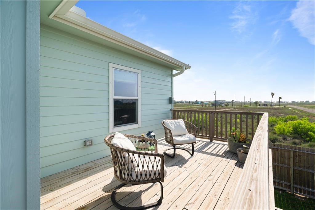 568 W Post Oak Lane Rockport TX 78382