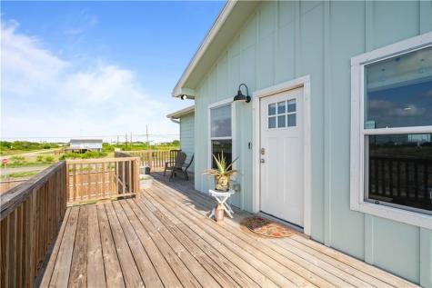 568 W Post Oak Lane Rockport TX 78382