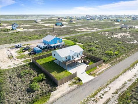 568 W Post Oak Lane Rockport TX 78382