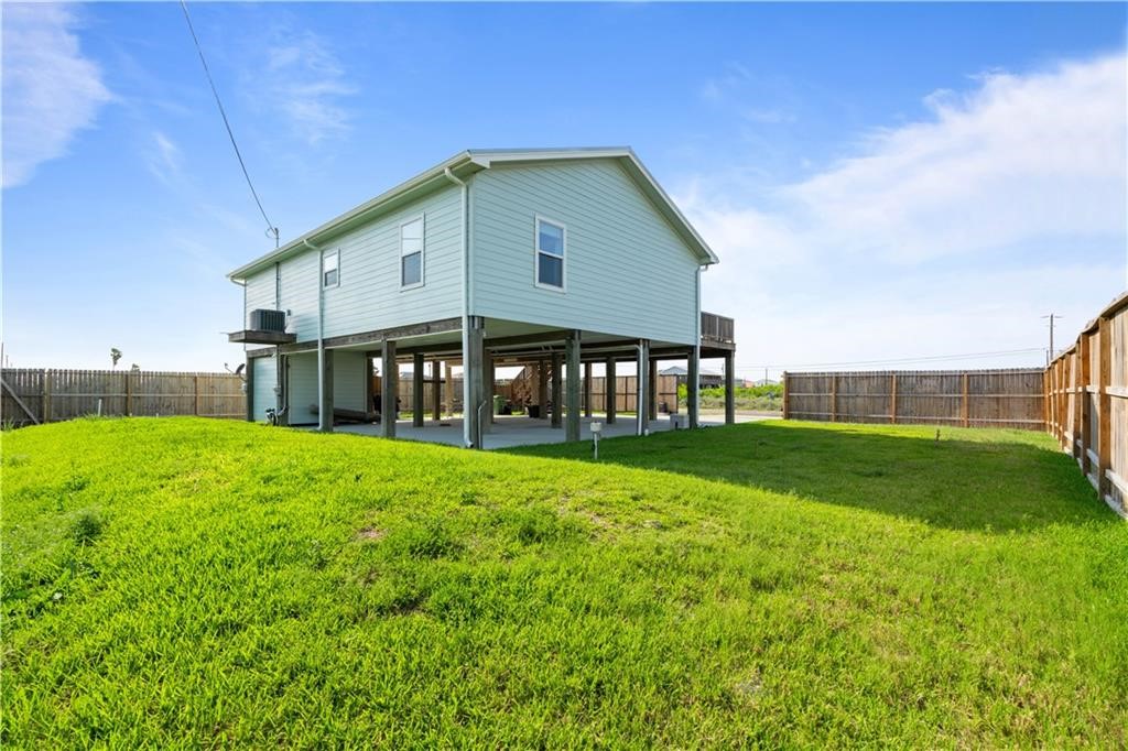 568 W Post Oak Lane Rockport TX 78382