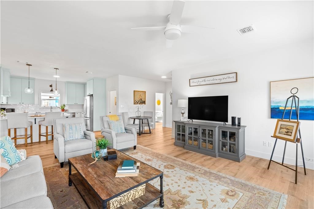 568 W Post Oak Lane Rockport TX 78382