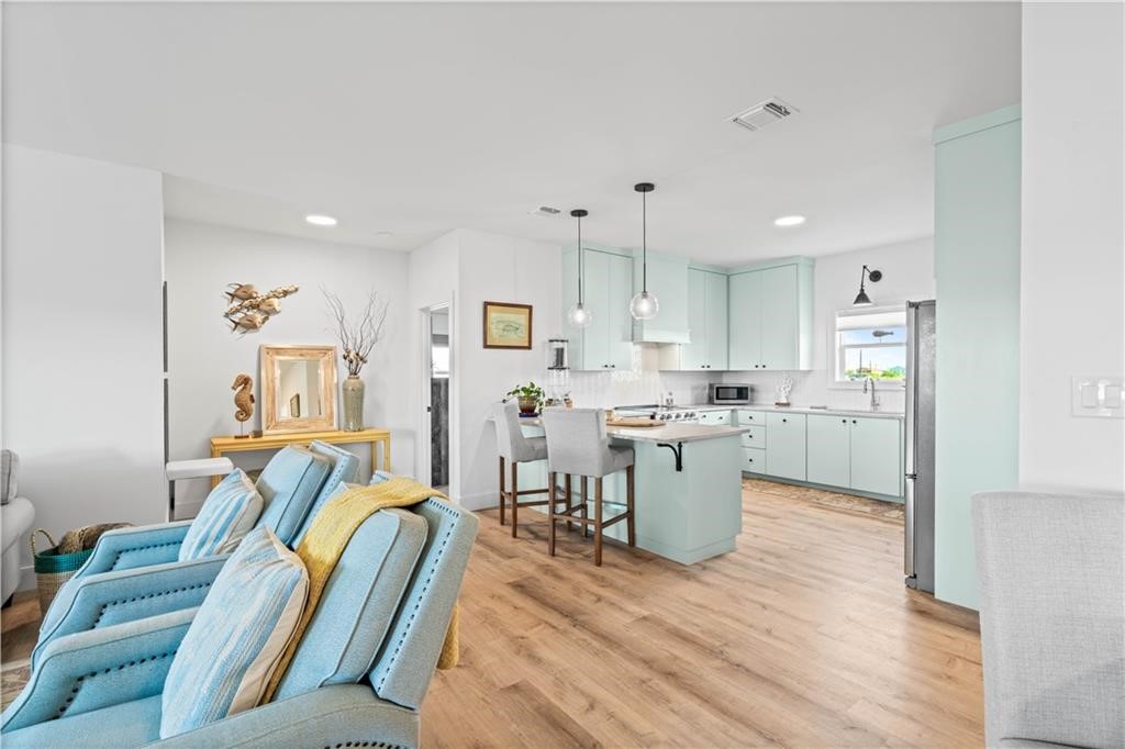568 W Post Oak Lane Rockport TX 78382