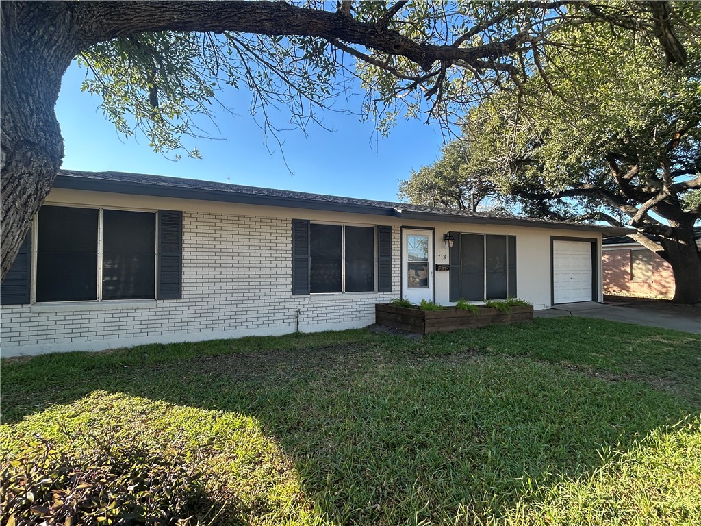 713 S 17th Street Kingsville TX 78363