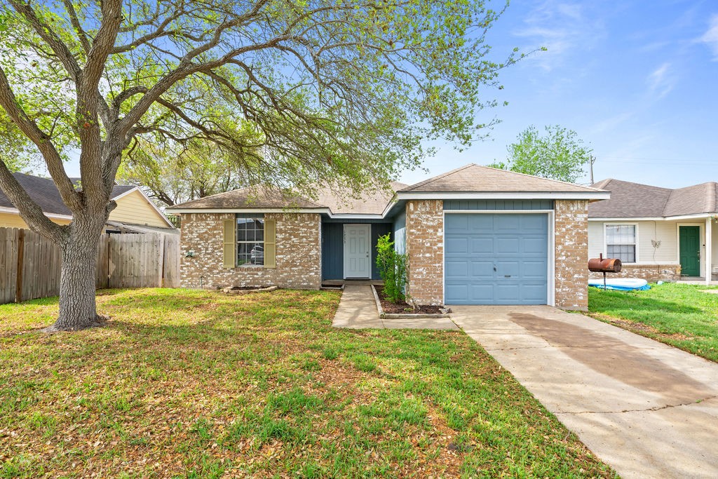 1233 Calle San Marcos Corpus Christi TX 78417