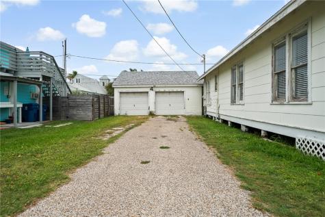 217 E Brundrett Avenue Port Aransas TX 78373