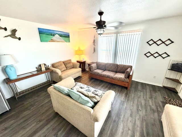 326 E Tenth Street Rockport TX 78382