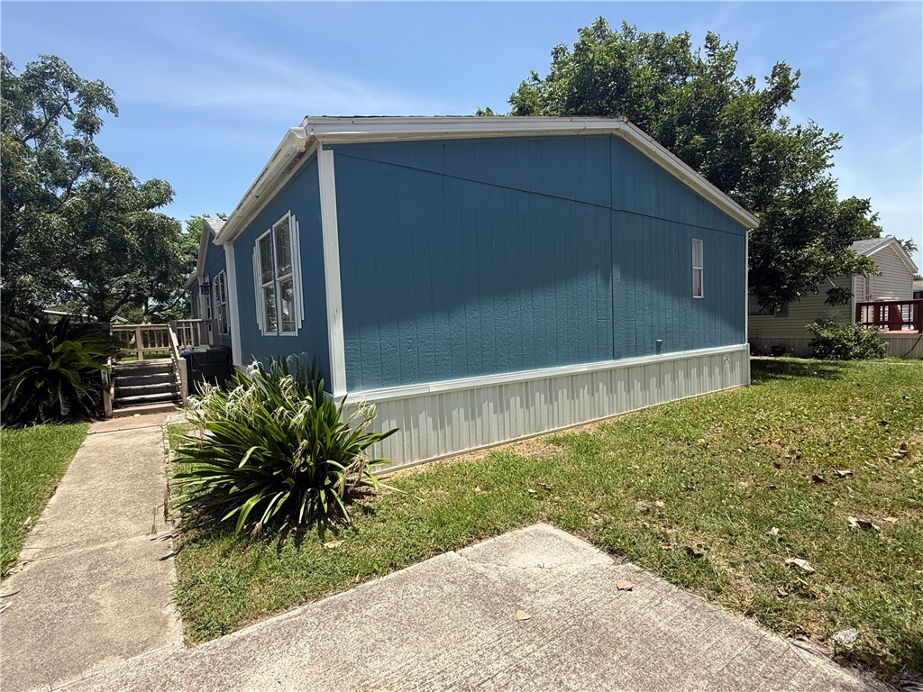 913 Grand View Street Corpus Christi TX 78418