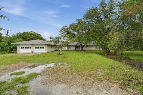 109 Fm 1360 Woodsboro TX 78393