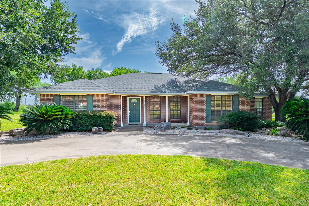 10416 N 7th Street Pettus TX 78146
