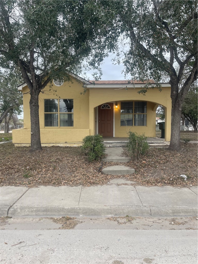 916 S Reynolds Street Alice TX 78332