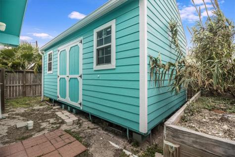 325 10th Street Port Aransas TX 78373