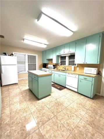 109 Palm Street Rockport TX 78382