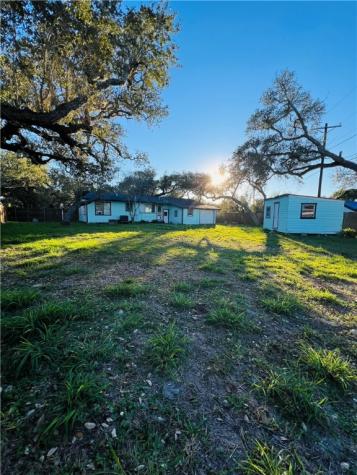 109 Palm Street Rockport TX 78382