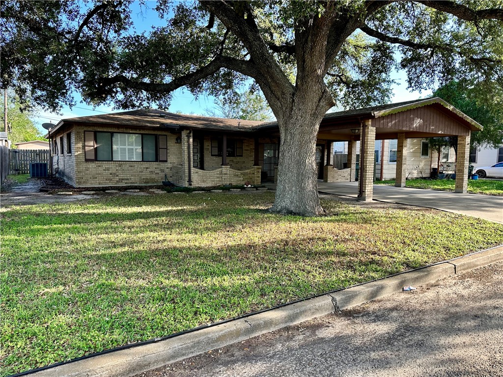 762 Glendale Street Alice TX 78332